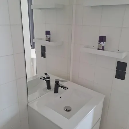 Climatise Odalys Nouvelle Box 5 G ,saint Loup,piscine ,parking Prive Et Superette * Agde