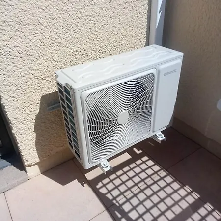 Climatise Odalys Nouvelle Box 5 G ,saint Loup,piscine ,parking Prive Et Superette *