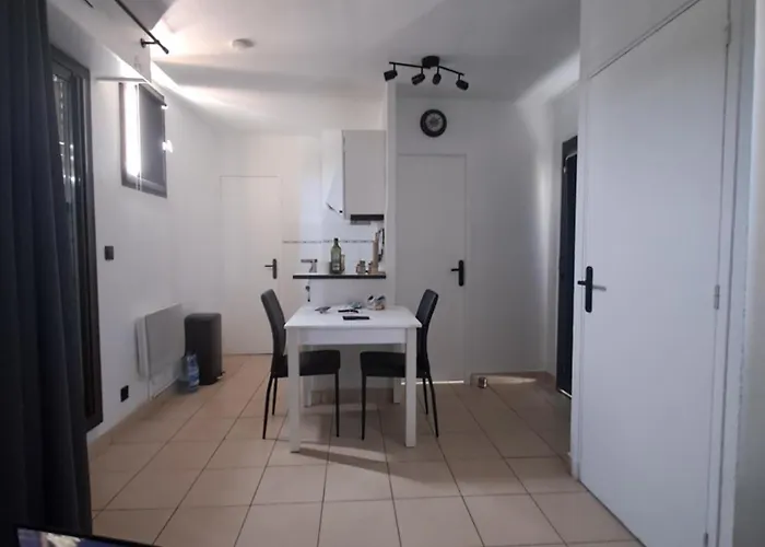 Climatise Odalys Nouvelle Box 5 G ,saint Loup,piscine ,parking Prive Et Superette アパート アグド